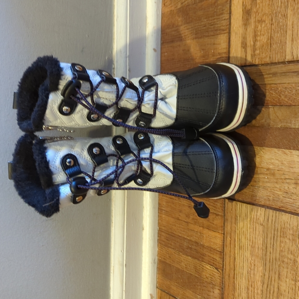 Girl's Totes winter boots size 12